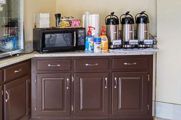 Hotel Red Roof Suites Fayetteville-Fort Bragg